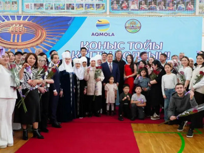 Қосшы қаласында 100-ге жуық отбасы қоныс тойын тойлады