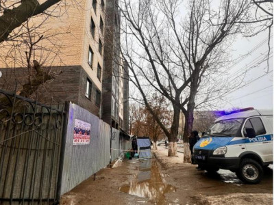 Оралда ер адамның басына кірпіш құлап көз жұмды