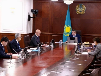 Олжас Бектенов Республикалық бюджет комиссиясы отырысын өткізді