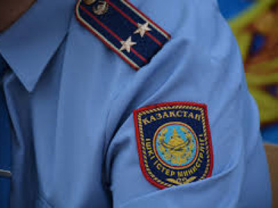 Терезені сындырып кірген: Астанада ұрлық жасаған күдікті құрықталды