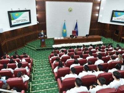 Студенттерге мемлекеттің қолдау шаралары түсіндірілді