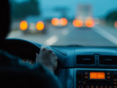 Ақтөбеде мас күйінде көлік жүргізген шенеунік 15 тәулікке қамалды
