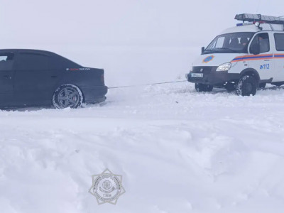 Қостанайда қар құрсауында қалған үш адам құтқарылды