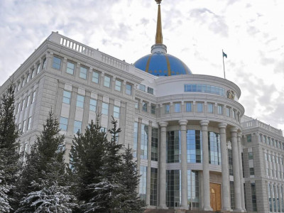 Мемлекет басшысы көрнекті жазушы Дулат Исабековтің отбасына көңіл айтты