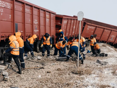 Атырау маңындағы пойыз апатынан үш машинист зардап шекті