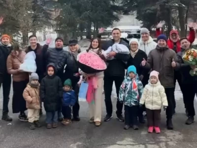 Актер Тәуекел Мүсілім үшінші сәбиін перзентханадан шығарып алды (ВИДЕО)