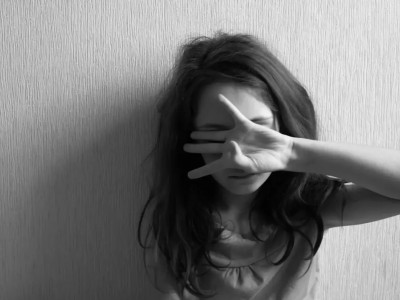 «Кеудесін ұстап, сүйіп, қылқындырған»: мұғалім 9 жасар оқушыға тиіскен