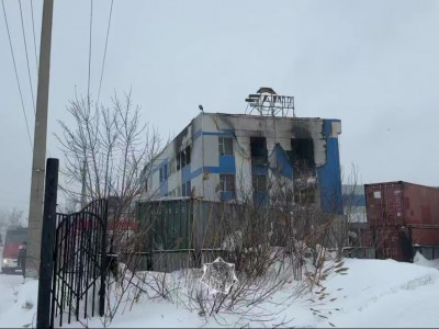 Астанада үш қабатты ғимарат өртенді