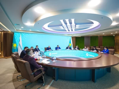 Жаңа жұмыс орындары мен инфрақұрылым: «AMANAT» партиясы әкімдіктердің есебін қабылдап жатыр