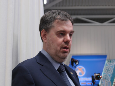 Әріптестермен пікір алмасу арқылы өңірлердегі өзекті мәселелерді анық көре аламыз – саясаттанушы