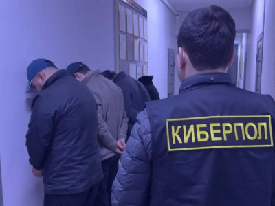 Алматы облысында 600 млн теңгеге алаяқтық жасаған дропперлер тобы ұсталды
