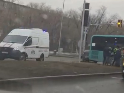 Қарағандыда екі жолаушылар автобусы жол апатына ұшырады