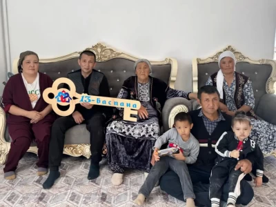 Жаңақорған ауданының жастары мұқтаж отбасыға үй салып берді