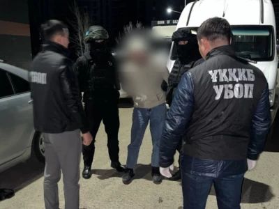Батыс Қазақстанда жергілікті тұрғындарды бопсалаған адам ұсталды