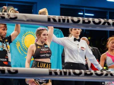 Ангелина Лукас абсолютті чемпион атағы үшін жекпе-жекке шығады