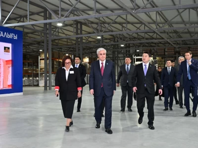 Президент Ақтаудағы көтерме сауда-тарату орталығын аралады
