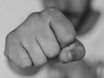 Жезқазғанда ер адам әйелінің жұмыс орнын ойрандап кетті