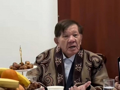Мен арақты ерініне тигізіп көрмеген жалғыз ақынмын – Мұхтар Шаханов (ВИДЕО)