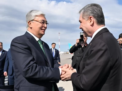 Гурбангулы Бердімұхамедов Қазақстанға келді