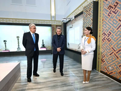 Қасым-Жомарт Тоқаев пен Түрікменстан Халк Маслахатының Төрағасы Turkistan визит орталығына барды