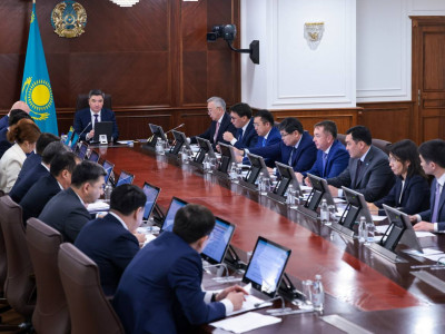 Олжас Бектенов Экономиканы демонополизациялау жөніндегі комиссия отырысын өткізді