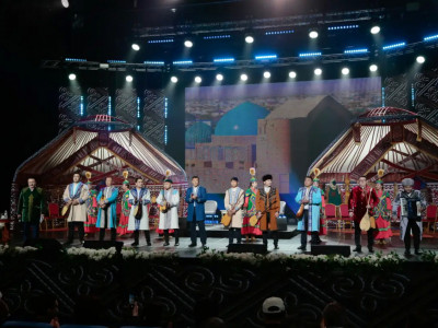 Түркістандық айтыскерлер командалық айтыстың финалына шықты