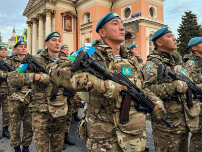 Бүгін – Отан қорғаушылар күні