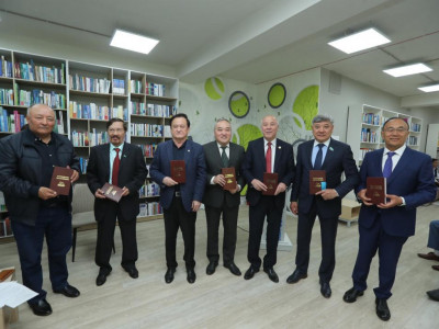 Майдангерлердің хаттарынан жинақталған кітап жарық көрді