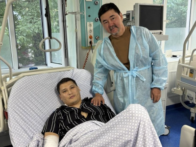 Желіде Руслан Берденовтің ауруханада жатқан суреті тарады
