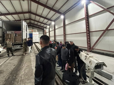 Ақтөбедегі шекарада 29 шетелдік жүк көлігінде жасырынып, заңсыз өтпек болған
