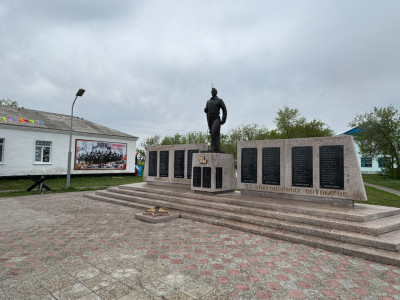 Омбыдағы қазақтар Жеңіс күнін атап өтті