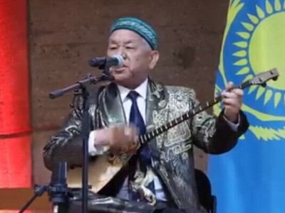 Шымкенттік ақын ЮНЕСКО-ның штаб-пәтерінде тыңдармандарды тәнті етті