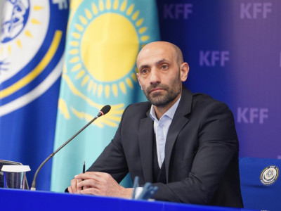 "Абат Айымбетов шақырмауды өтінді": Құрама бас бапкері бірнеше ойыншының неліктен алдағы ойындарға шақырылмағанын түсіндірді
