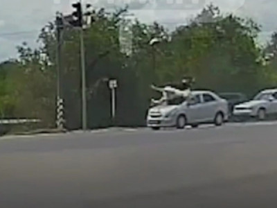 Ақтөбеде автокөлік жолдың қақ ортасында атты қағып кетті