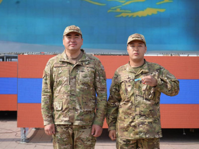 Төтенше жағдайлар министрі 10 ақтөбелік құтқарушыға пәтер кілтін табыс етті
