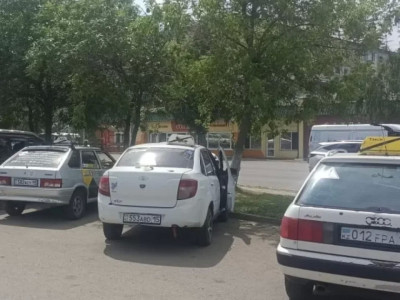 «Көлік ішінде темекі шеккен»: Петропавлда мас жолаушы такси жүргізушісін өлтіріп кетті