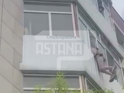 Астанада полицейлер суицид жасамақ болған жасөспірім қызды құтқарып қалды