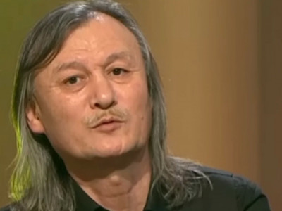 «Әнді сайқымазақ етті»: Ұлықпан Жолдасов әнші Sadraddin-ге шүйлікті (ВИДЕО)