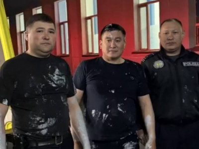 Текеліде полицейлер бояуға уланған жігітті құтқарды