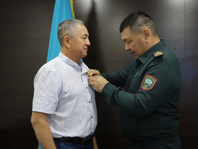 Балаларды құтқарып қалған Сәтбаев тұрғыны медальмен марапатталды