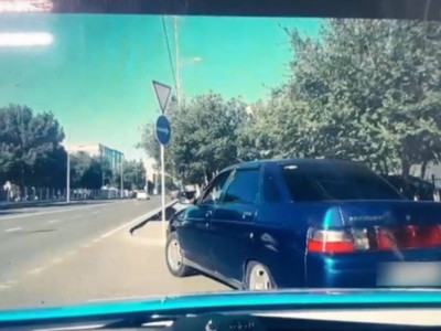 Атырауда нөмірлері сәйкес келмейтін көлік жүргізушілері қамалды