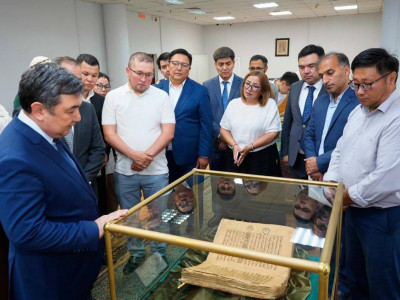 Өзгермелі әлемде рухани бағдарлар мен қасиетті мұраларды сақтау маңызды – Дархан Қыдырәлі рухани дипломатияның рөлі жайында