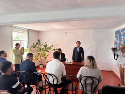"Тұрғындарының ашық сөйлей бастауының өзі – өзгерістердің нәтижесі": Мәжіліс депутаты Абай облысының ауыл тұрғындарымен кездесті