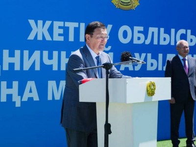 Бас Прокурор Жетісу облысында мектеп салынып жатқан  жерге «естелік капсуласын» орнатты және жұртшылықпен кездесті