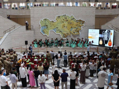 Алматыда «Күмбірле, қоңыр домбыра» атты көрме ашылды