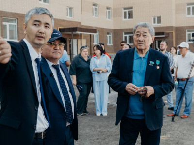 Мәжіліс депутаты Оралдың іргесінде салынып жатқан «Ақжайық» шағынауданының құрылыс барысымен танысты