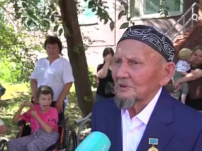 Павлодарлық қария қажылыққа жинаған ақшасын сырқат балаларға таратты
