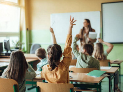 Елімізде мұғалімдерге 4 млн теңгеге жуық сыйақы беріледі