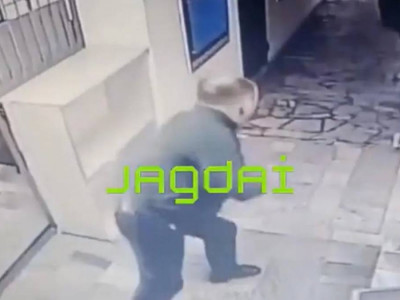 «Қарамағындағыларды рогаткамен атқан»: Абай облысында полиция бастығының видеосы тарады