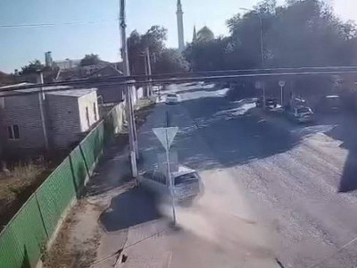 Ақтөбеде көлік тізгіндеген мас зейнеткер бағанға соғылды
